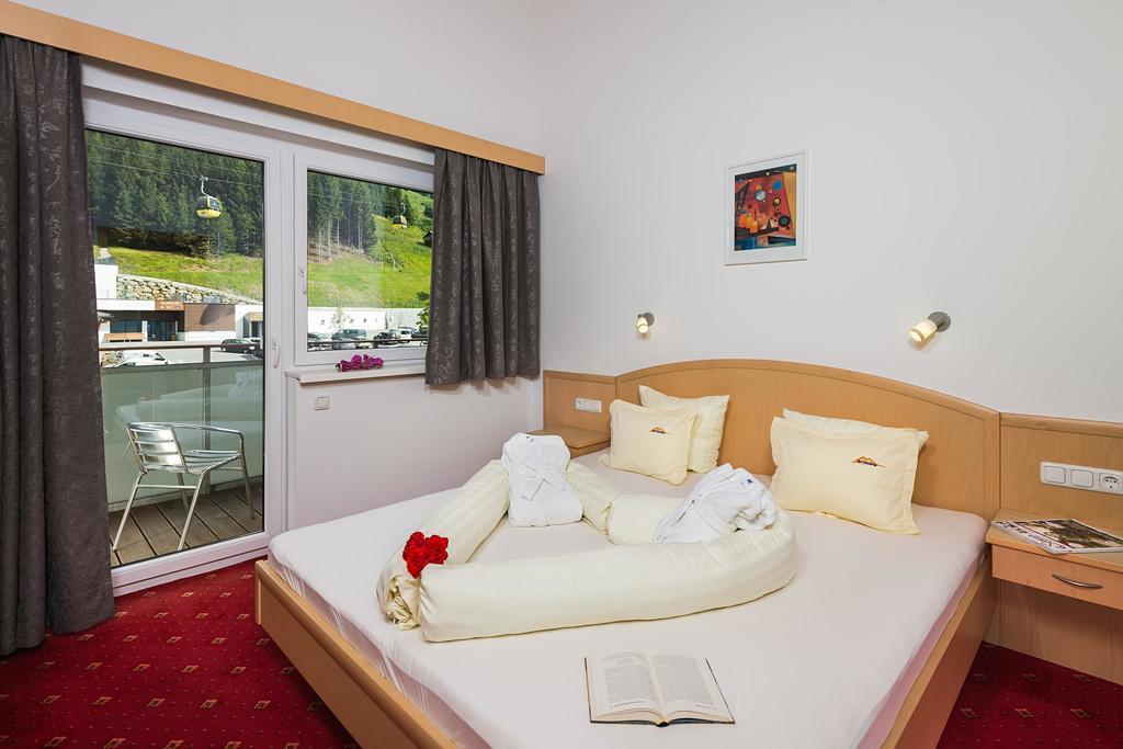 Apart-Hotel Bergkoenig ฟิสส์ ภายนอก รูปภาพ